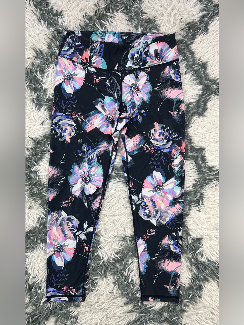 Fabletics Women’s Mid-Rise Printed Powerlite Floral Capri Leggings Size Small